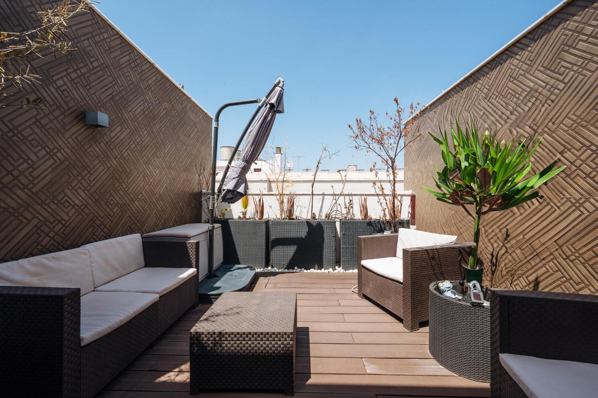 Elegant Duplex 3 Master Bedrooms And Private Seville Exterior photo